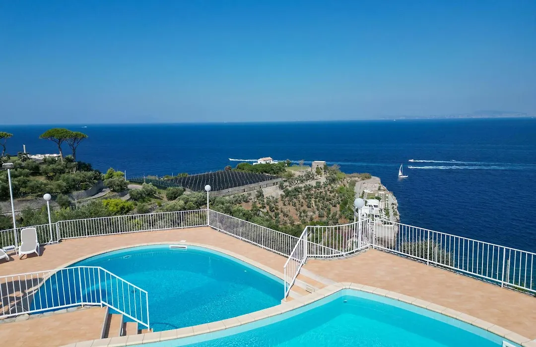 Villaggio Villa Lubrense-1