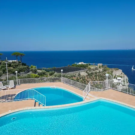 Villaggio Villa Lubrense-3